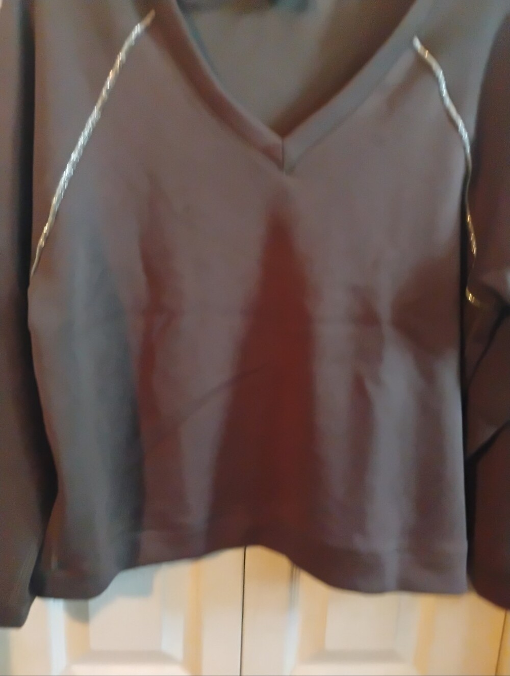 Elie Tahari Gray Embellished V-Neck Sweatshirt, Size Medium M/M - Picture 5 of 10